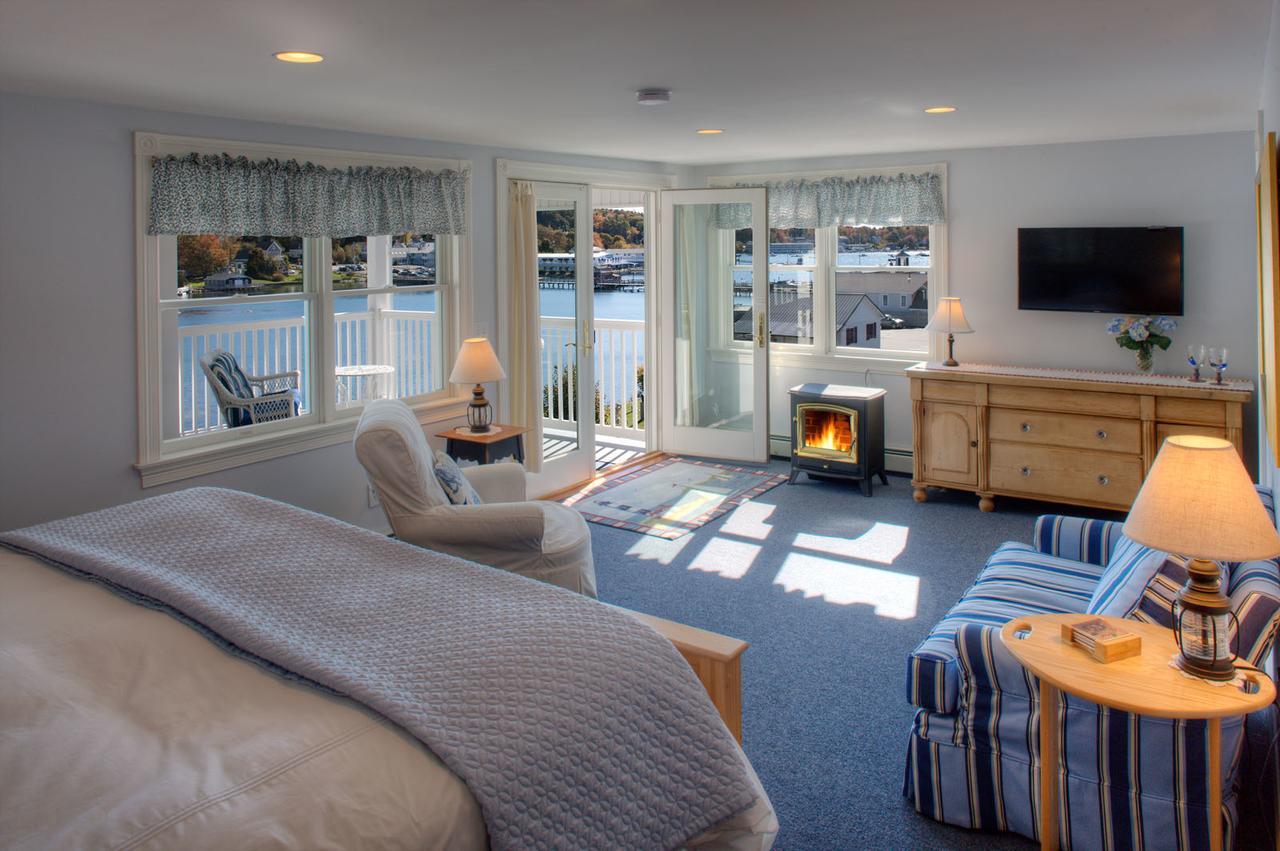 Deluxe King Suite