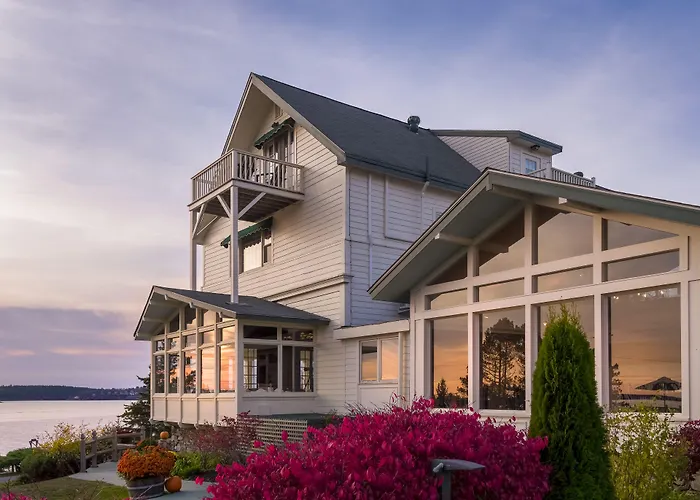 4 star hotel: Spruce Point Inn Resort And Spa